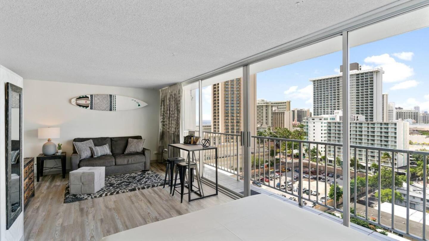 Pacific Monarch Aparthotel Honolulu Bagian luar foto